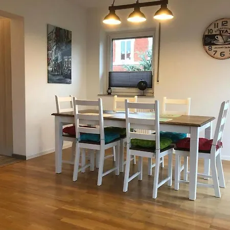 Exklusive In Einbeck, 3 Schlafzimmer Mit Balkon! Апартаменты