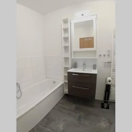 Exklusive In Einbeck, 3 Schlafzimmer Mit Balkon! Апартаменты